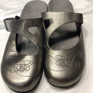 Orthaheel (now Vionic) sandal